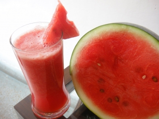 552d04e8-de08-4fbc-8ca4-70580a9709bd-Watermelon-Juice-for-better-sex